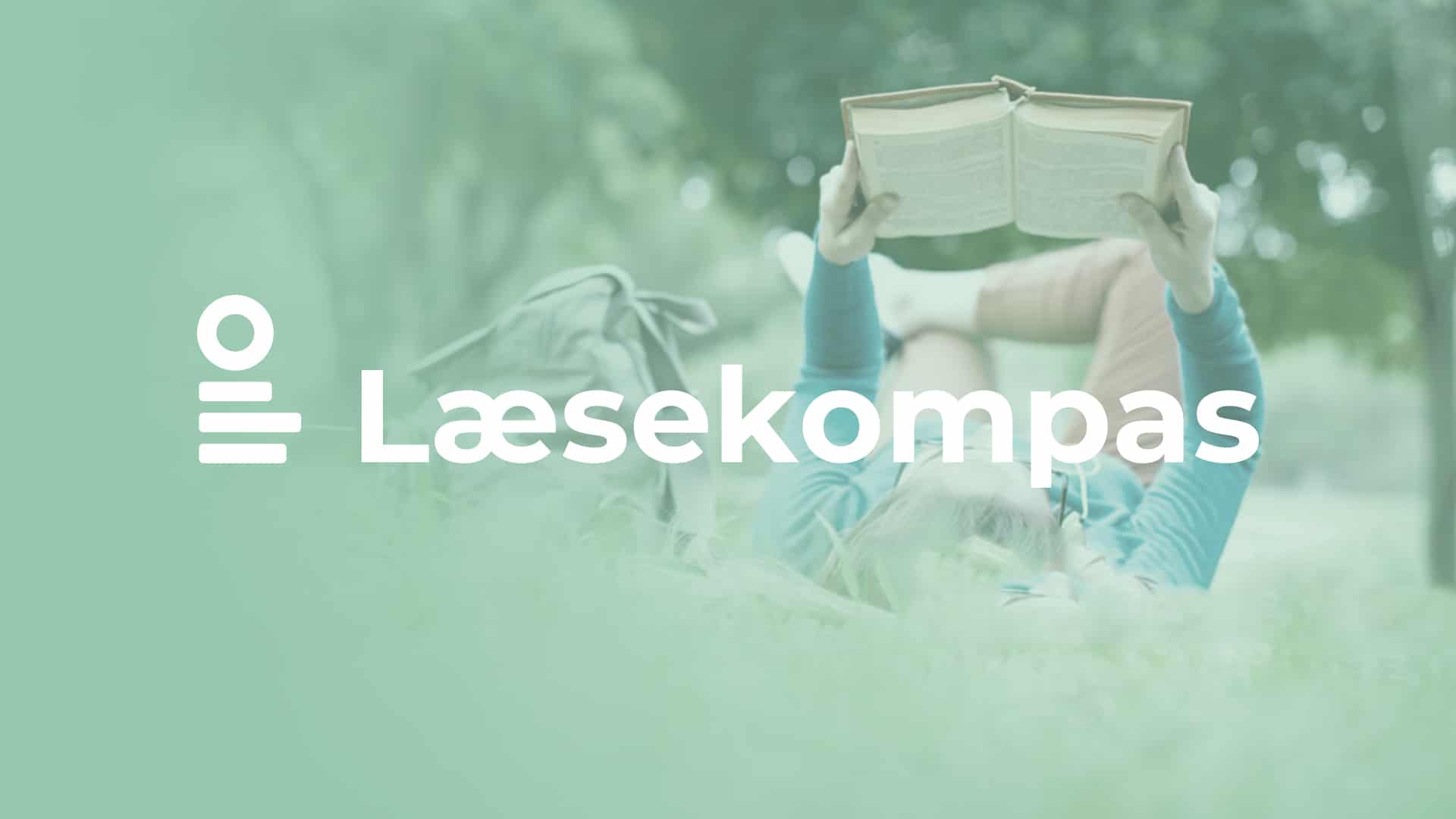 Læsekompas logo på billede af person der læser i græsset