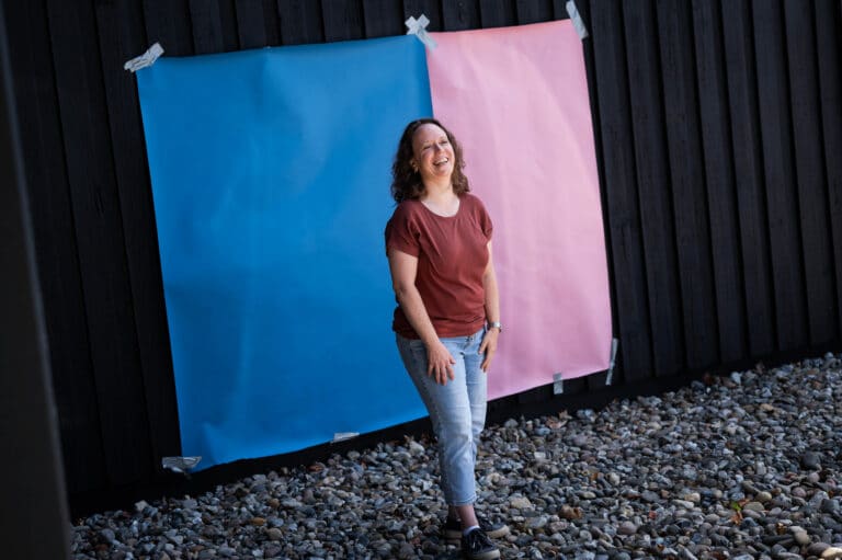 Portræt af Linda udendørs